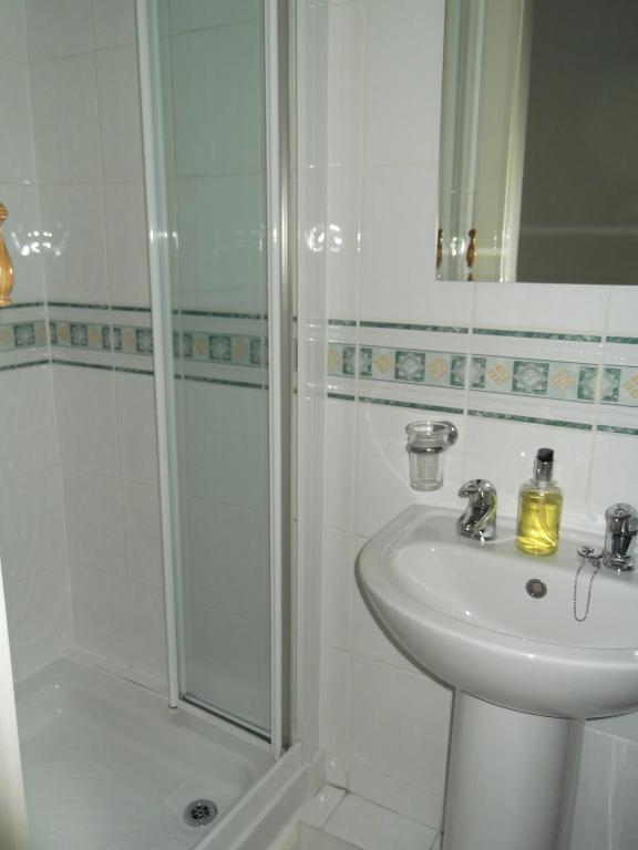 Lyndhurst Guest House Улверстон Номер фото
